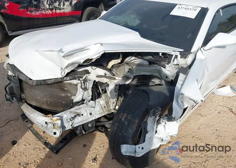 2015 Chevrolet Camaro 2Lt z USA, uszkodzony, nr VIN 2G1FF1E39F9143800